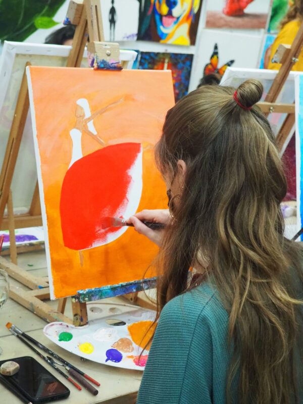 Pintar un cuadro en art and wine